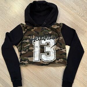 Headrush Brand Cropped Hoodie… Camo print